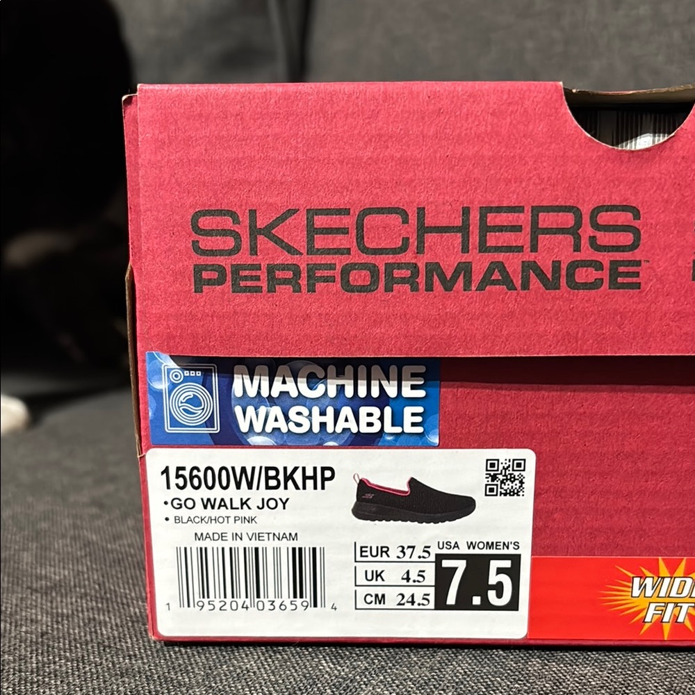 Skechers Black and Pink Slip-On Sneakers 7.5 W Women Walk Joy NIB - Picture 2 of 6
